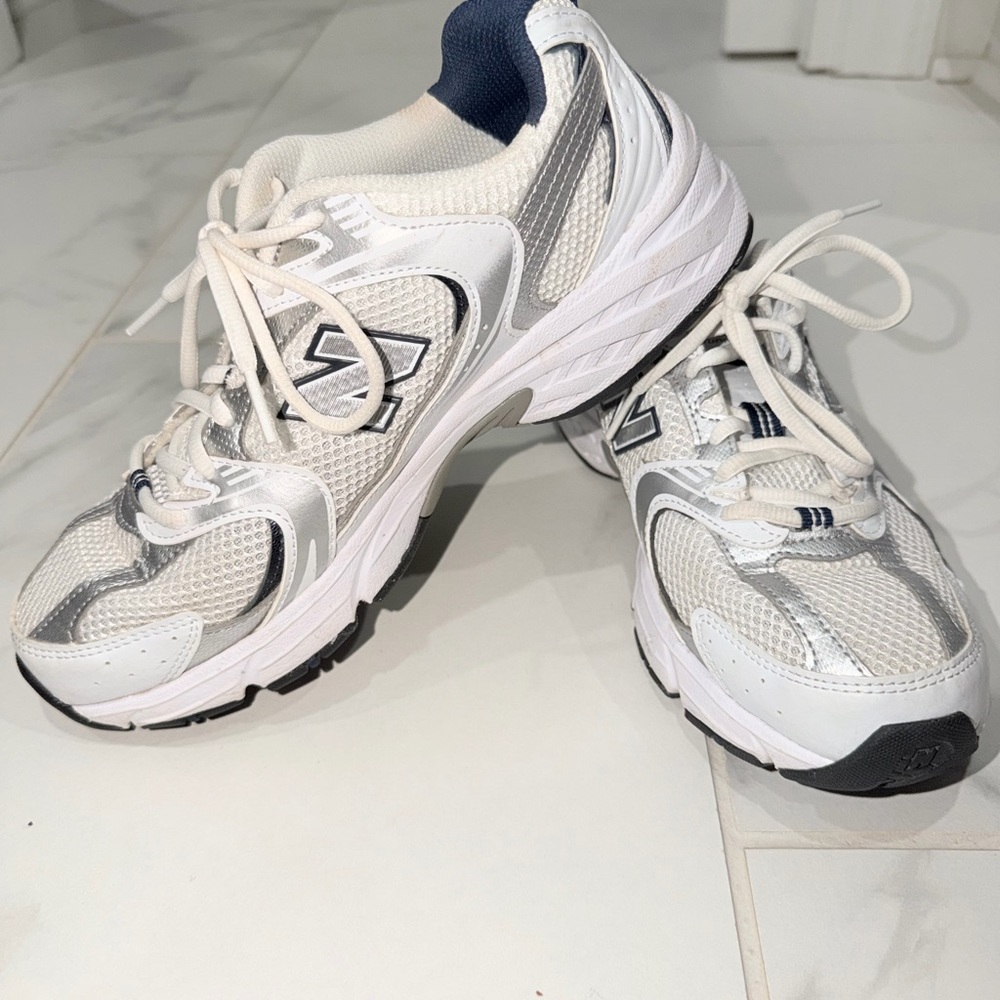 New Balance 530 White and Gray Athletic Shoes